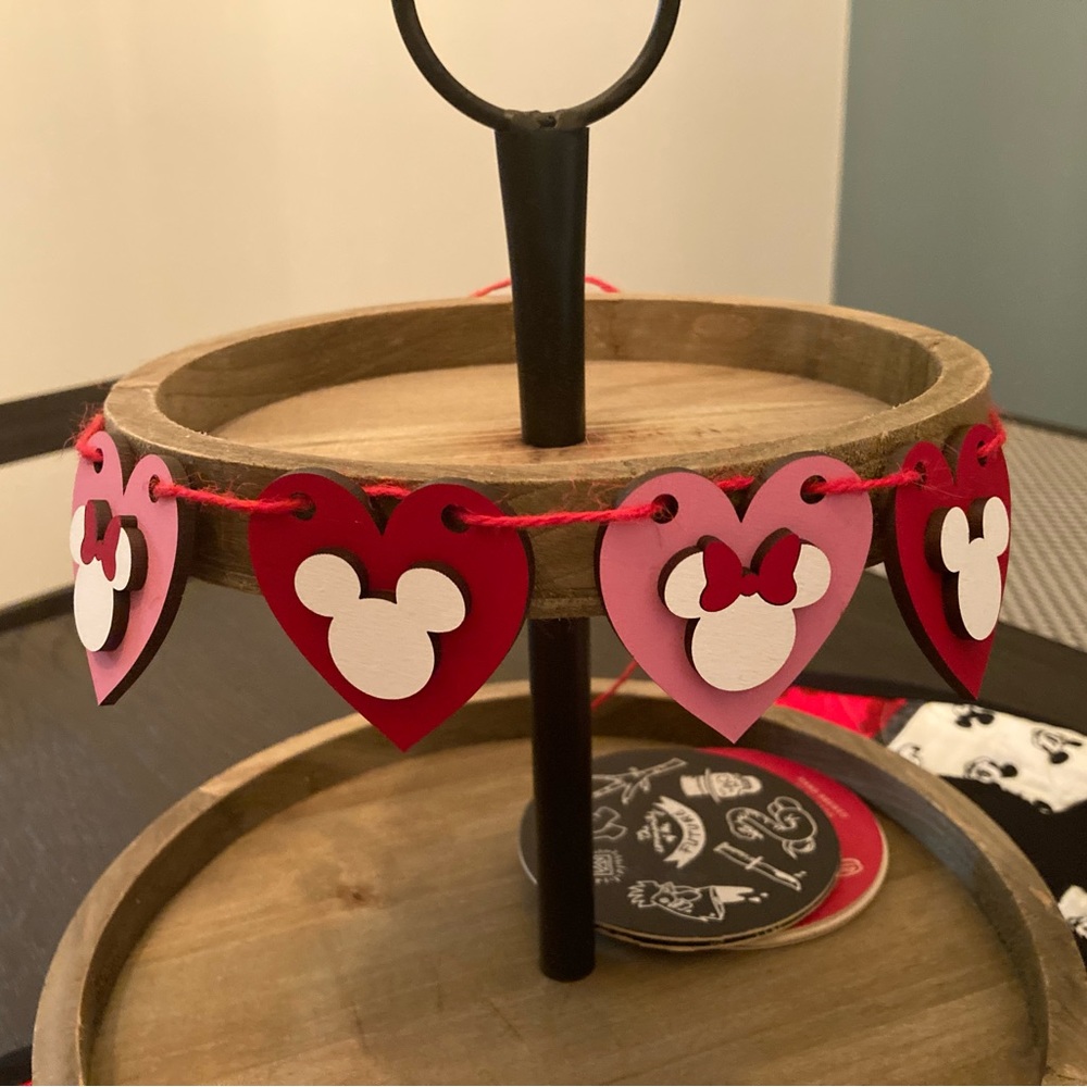 Brand new Mickey and Minnie Wood Heart Banner for Tier Tray